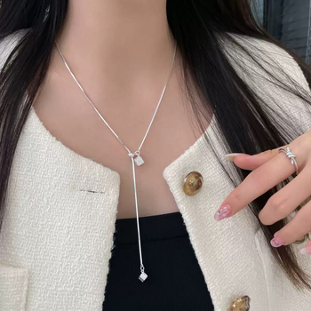 Colier din argint 925, pandantiv pătrat cu ciucuri, stil geometric minimalist, lanț șarpe, pentru femei