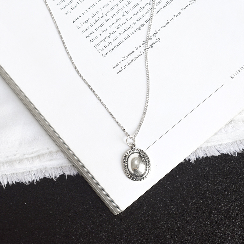 Garš džempera ķēde, sudraba, ģeometrisks ovāls dizains, sānu ķēde, garums 51–80 cm