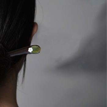 Agrafă de păr din lemn, în stil etnic, cu decor în formă de frunze – lansare vară 2024, ambalaj individual