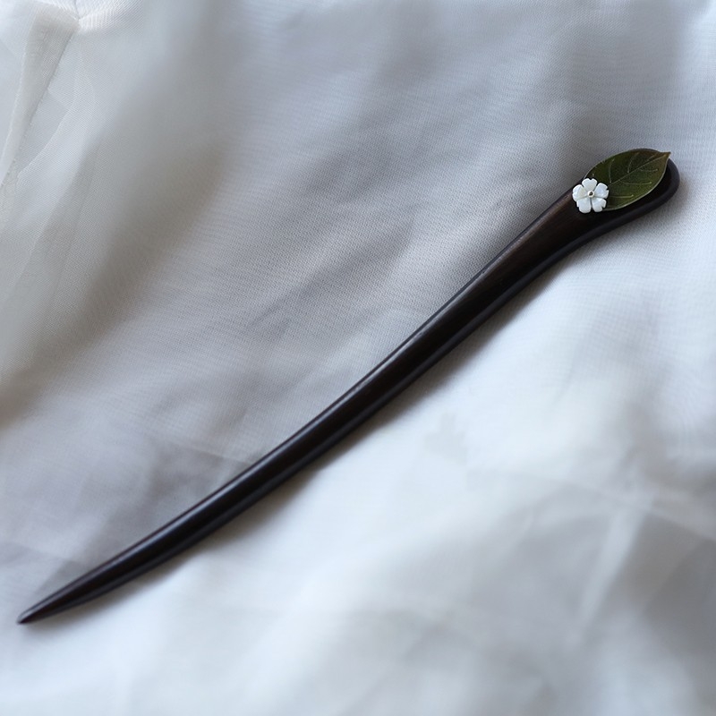 Agrafă de păr din lemn, în stil etnic, cu decor în formă de frunze – lansare vară 2024, ambalaj individual