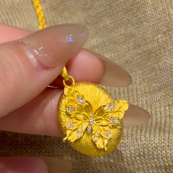 Colier cu pandantiv fluture oval periat, lanț lucrat manual, cupru ecologic, placare electrolitică