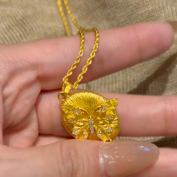 Colier cu pandantiv fluture oval periat, lanț lucrat manual, cupru ecologic, placare electrolitică