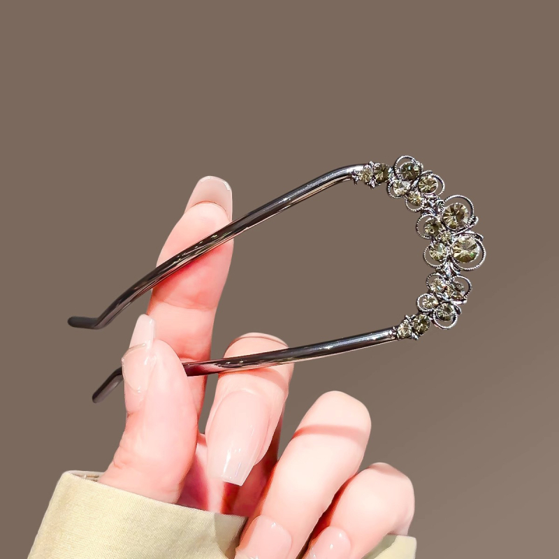 Agrafă pentru păr cu motiv de fluture, formă U, din aliaj, placare electrolitică, stil simplu (Material: aliaj; Formă: U; Motiv: fluture; Finisaj: placare electrolitică; Categorie: agrafe de păr)