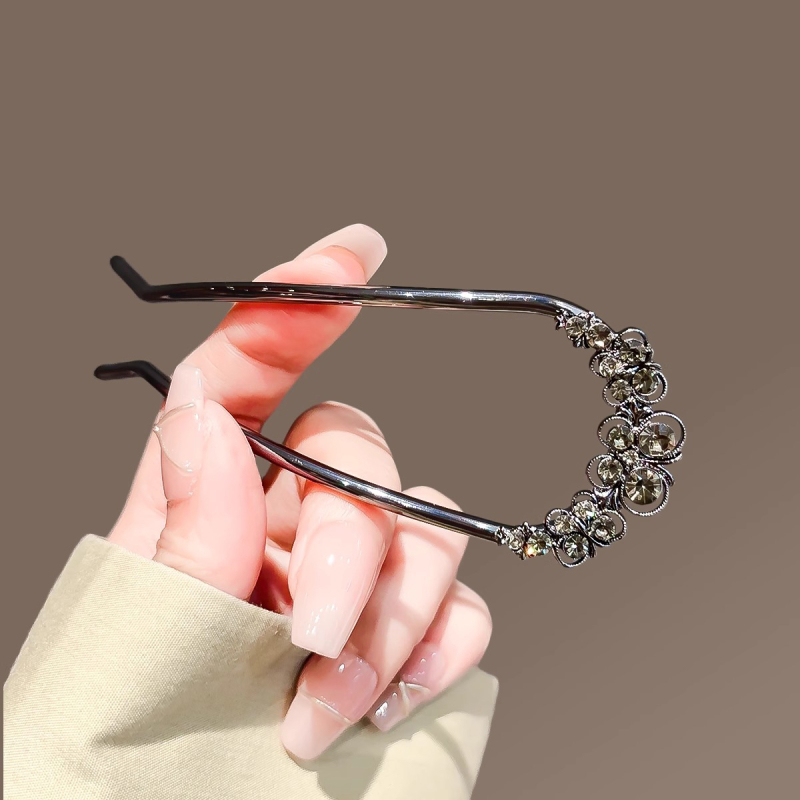 Agrafă pentru păr cu motiv de fluture, formă U, din aliaj, placare electrolitică, stil simplu (Material: aliaj; Formă: U; Motiv: fluture; Finisaj: placare electrolitică; Categorie: agrafe de păr)