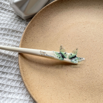 Clip de păr cu design gradient de fluture — stil modern; Material: os de vită; Ambalaj: ambalaj independent; Personalizare procesare: Da