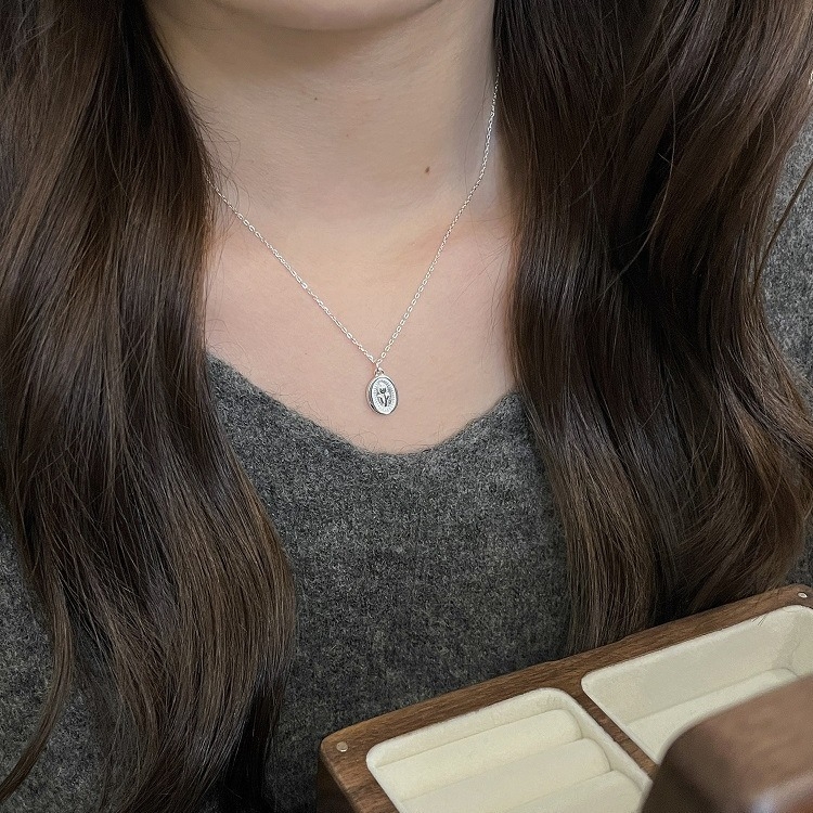 Ogrlica od srebra S925 s okruglim privjeskom u obliku tulipana, križasti lanac, korejski stil, svježe i slatko