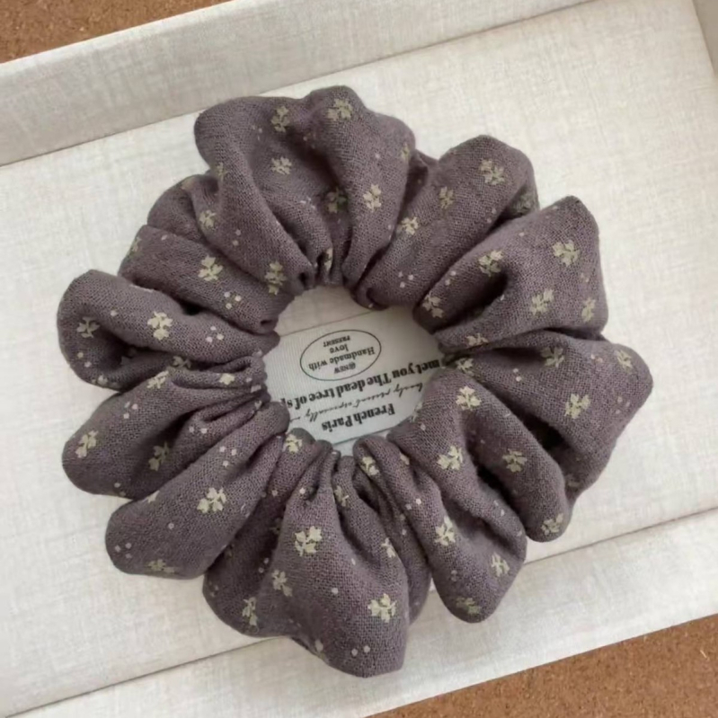 Scrunchie od platna - Ručno izrađeno, Zimska 2025 kolekcija, Visoka elastičnost, Univerzalnost