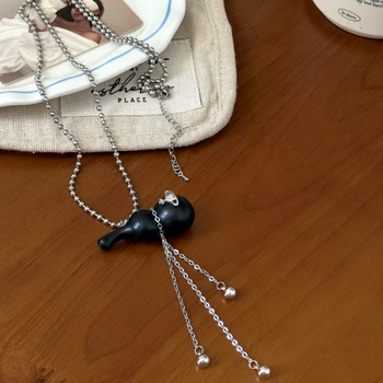 Ogrlica s privjeskom gourda s resicama Saturn, legura, klavikularni lanac, 41–50 cm, postavljanje s miješanim kamenjem