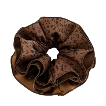 Scrunchie za kosu s leopard uzorkom, retro stil – materijal: tkanina, ručna izrada, personalizirani trend