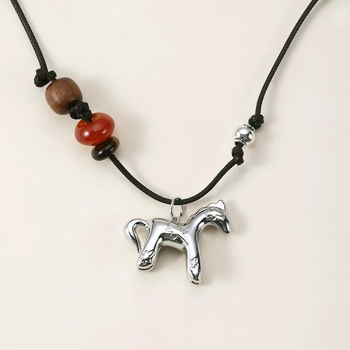 Bakrena ogrlica s perlicama i motivom konjskog zodijaka, običan lanac, duljina 61-70 cm, stil internetske zvijezde
