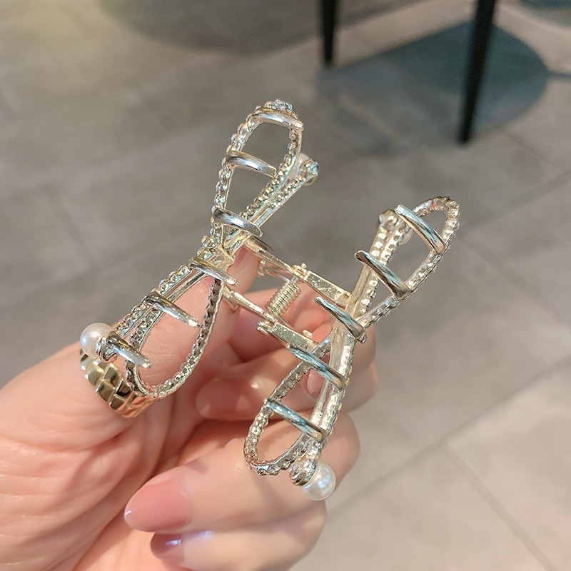 Clipuri metal pentru păr femei — stil coreean, tratament diamant, mecanism de prindere grip, stil proaspăt și dulce (Material: aliaj; Stil: feminin, coreean; Tratament: diamant; Mecanism de prindere: grip; Stil: proaspăt și dulce)