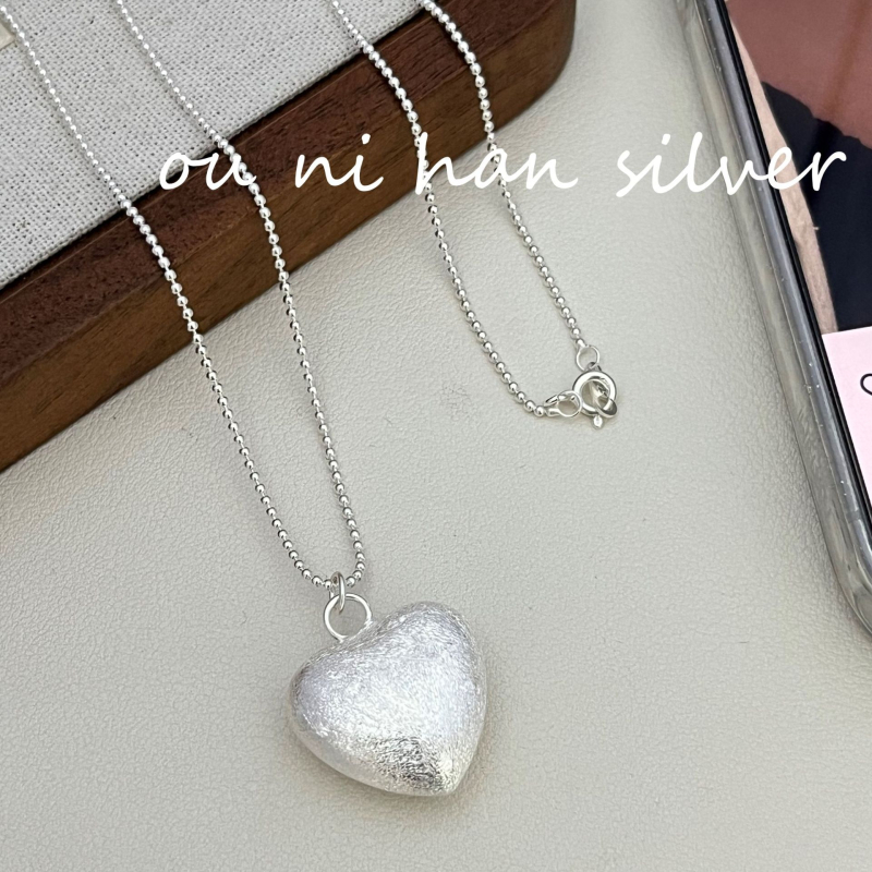 Ogrlica od 925 srebra sa srcolikim privjeskom, kuglični lanac, elektroplirano završno, proljeće 2025