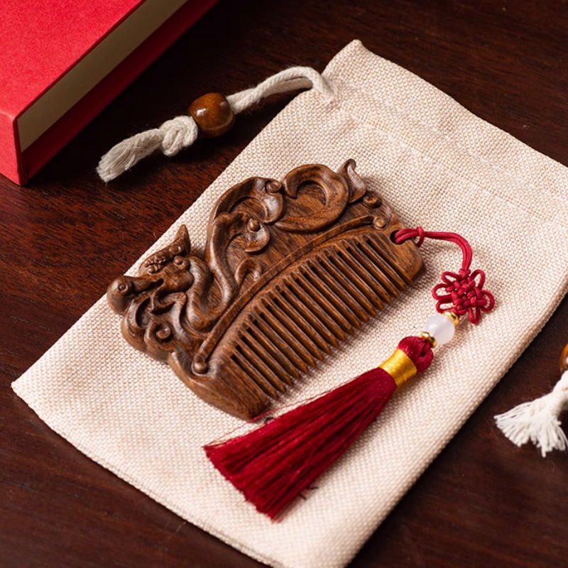 Ξύλινη χτένα από σανδαλόξυλο με χάραξη λογότυπου, μασάζ για τα μαλλιά