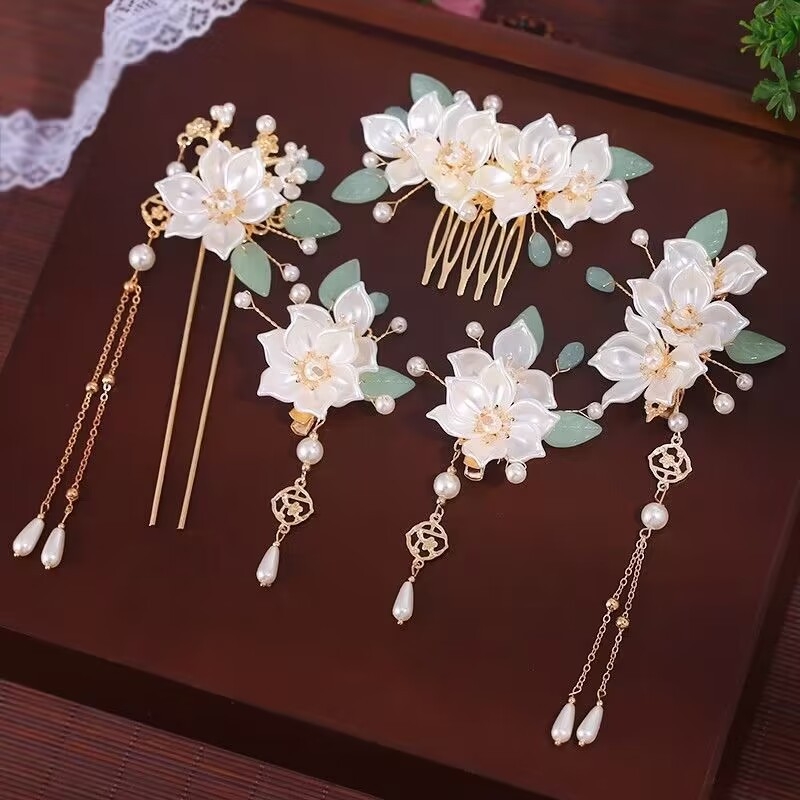 Hanfu hajdíszek készlet camellia motívummal, szív alakú dizájn, bojtos hajcsatok és hajkefe, elektroplatinált ötvözet, egyedi csomagolás