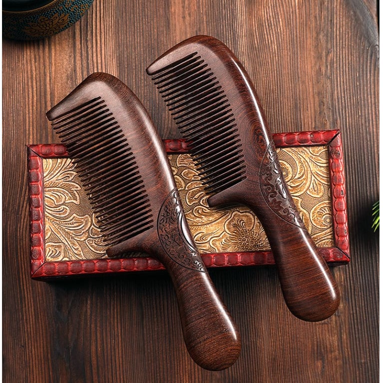 Masirajući češalj od sandalovog drveta – dvostrani, ukrašen rezbarijom, s finim zubima