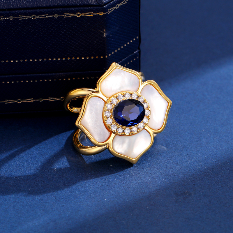 Réz virágos sálkapocs áttört mintával, elektroplattázott felülettel, nőies, egyszerű stílus