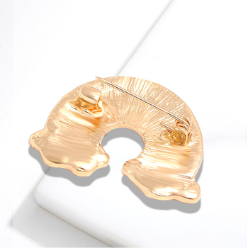 Broșă – material din aliaj, formă curcubeu, prelucrare cu diamante, utilizare duală