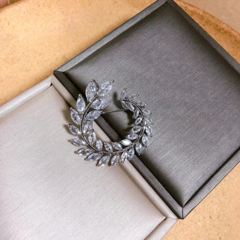 Broșă Profound, cupru, în formă de U, placare electroplată, decorativă