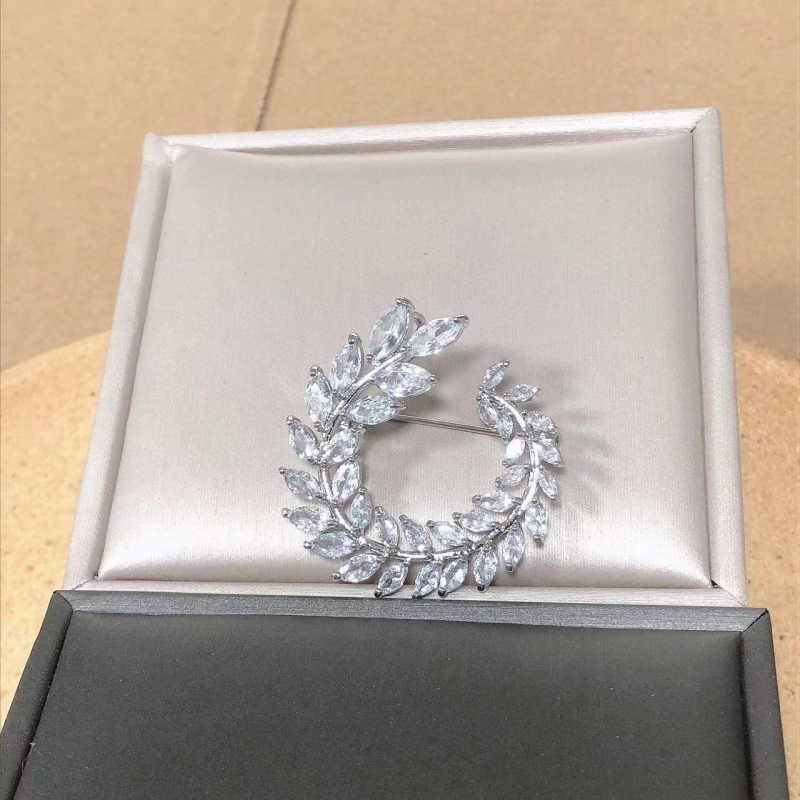 Broșă Profound, cupru, în formă de U, placare electroplată, decorativă