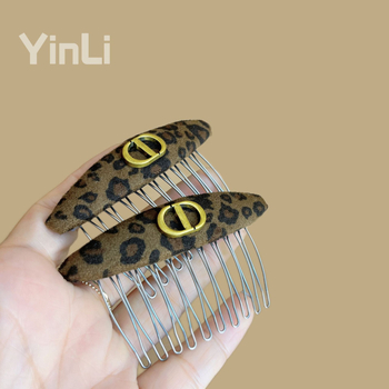 Leopárd mintás hajgörbe vasfogsorral – koreai stílusú hajkiegészítő, textil anyagból, kézzel készített, geometriai dizájn