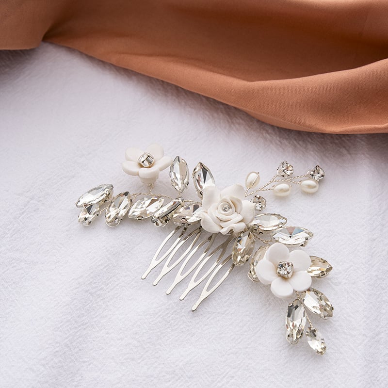 Hajcsat fehér Rhinestone kristályokkal, kézzel készített, geometriai stílus