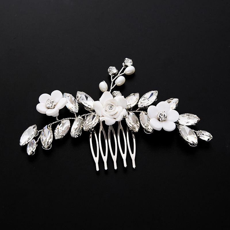 Hajcsat fehér Rhinestone kristályokkal, kézzel készített, geometriai stílus