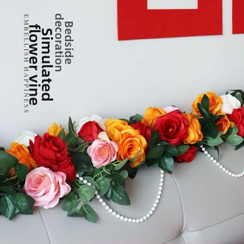 Изкуствени цветя и лози с рози за украса на спалня и сватбено помещение; диамантени акценти. Материали: пластмаса, коприна, пан-изтъкана тъкан. Техника: ембос, инжекционно формоване. Приложение: сватба, фотосесия, домашна декорация.