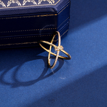 Háromgyűrűs réz sálcsat X-alakú csattal — geometriai forma, elektroplattázott bevonat, modell K017, 2025 tavasza