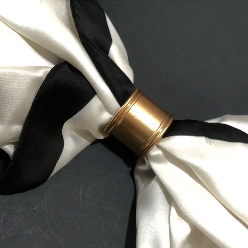 Selyemsál csat, hengeres alakú, cinkötvözet, galvanizált, aranyozott bevonat, egyszerű női stílus