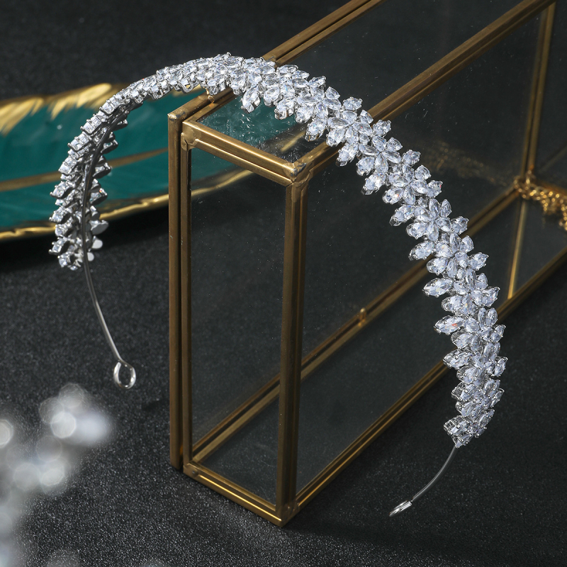 Vjenčana tiara s kristalima, ručno izrađena Platinum Rainbow, stil The Crown