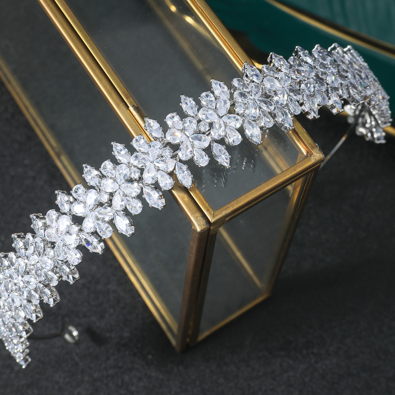 Vjenčana tiara s kristalima, ručno izrađena Platinum Rainbow, stil The Crown