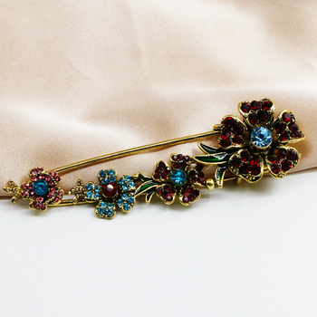 Брошка с цветя, сплав, инкрустирани изкуствени камъни, електроплакиране