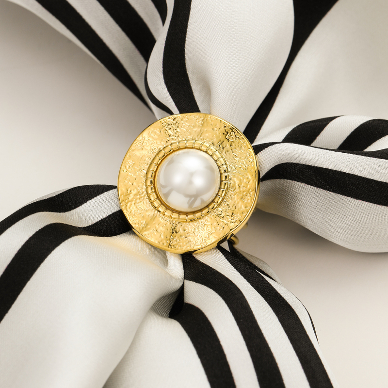 Titánacél gyűrű geometriai textúrával, női divatos stílus, elektroplatázott felület, utazási ajándékként