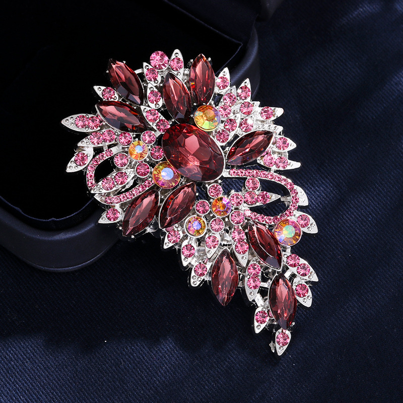 Broșă | Aliaj de zinc | Corsaj de modă | Formă: frunză și picătură | Prelucrare cu diamant | Decorare, Cadou