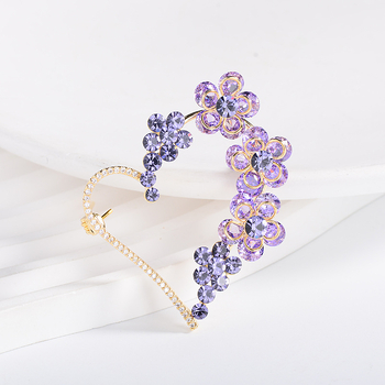 Broșă: cupru cu zirconiu încrustat; design inimă-flori; placare electrolitică; decorare, cadou