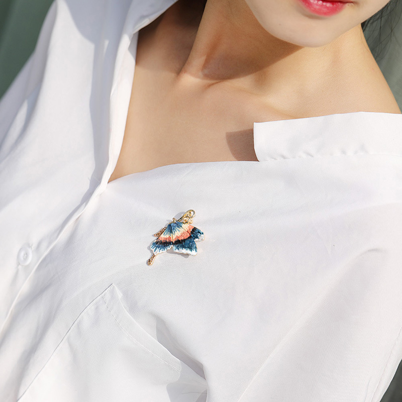Broșă cu fluture – aliaj, emailată, design insecte, stil retro literar și artistic, finisaj electroplatinat