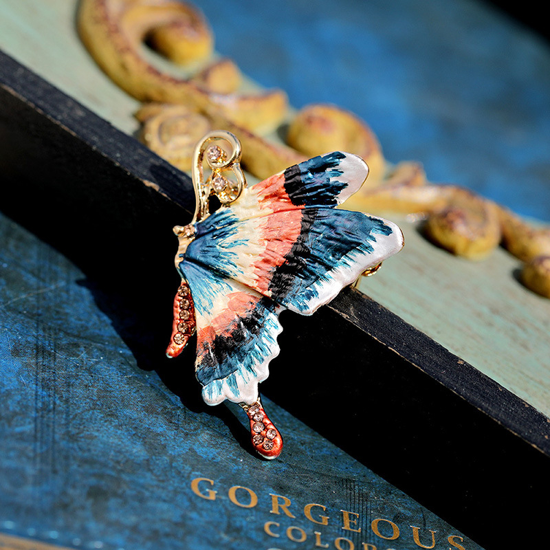 Broșă cu fluture – aliaj, emailată, design insecte, stil retro literar și artistic, finisaj electroplatinat