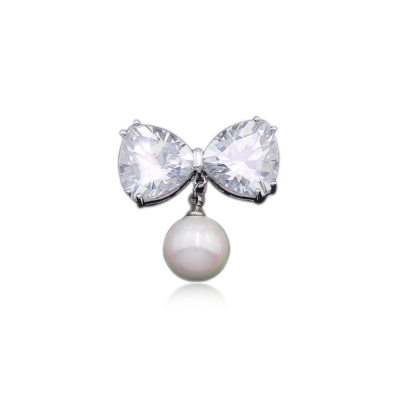 Broșă din cupru în formă de inimă pentru cămăși (Daiben dadbean); zirconiu și perle încrustate; stil coreean