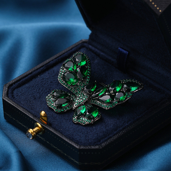 Bakrena broš, korejsko-japanski stil, životinjski motiv, dijamantna obrada