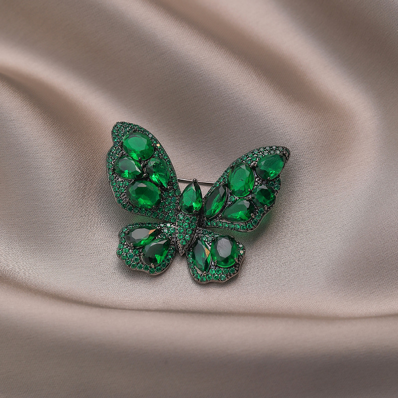 Bakrena broš, korejsko-japanski stil, životinjski motiv, dijamantna obrada