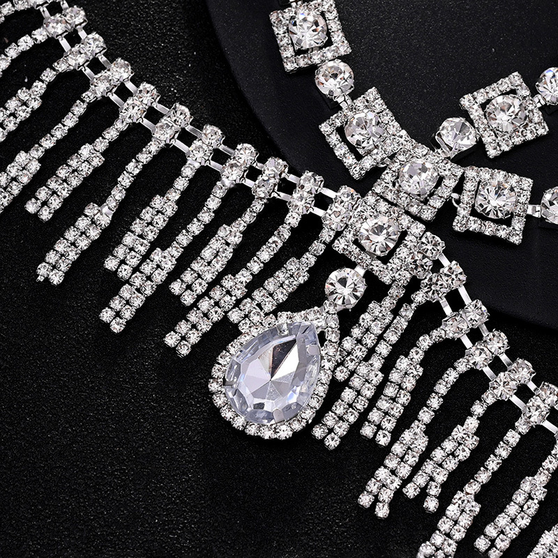 Fejdísz francia bojtokkal, egzotikus stílus, rhinestone (Nyár 2025; Anyag: kristály; Stílus: egzotikus; Feldolgozás: gyémántokkal kirakott; Modell: YPQFJ2351)