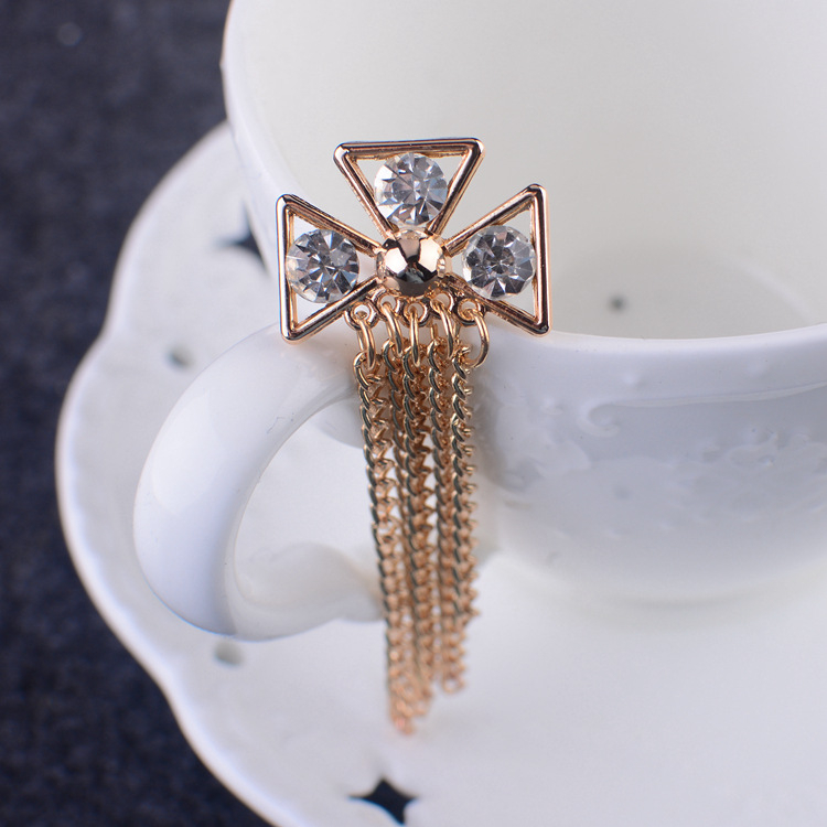 Broșă cu lanț cu ciucuri, stil coreean, aliaj, zirconiu, finis diamant, Sirius