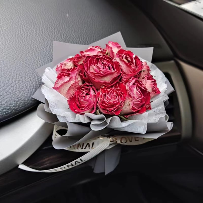 Difuzor auto de aromă cu buchet uscat de trandafiri eterni – decor auto și cadou pentru nuntă sau zi de naștere