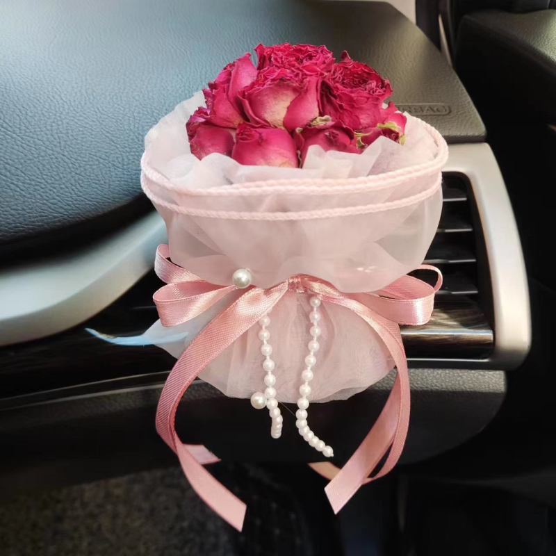 Difuzor auto de aromă cu buchet uscat de trandafiri eterni – decor auto și cadou pentru nuntă sau zi de naștere