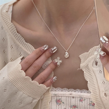 Náhrdelník z meďe s prírodnými sladkovodnými perlami, dizajn Mini Pod, elektroplátovaný, reťaz s kľúčovou kosťou, pre ženy, značka Lilo