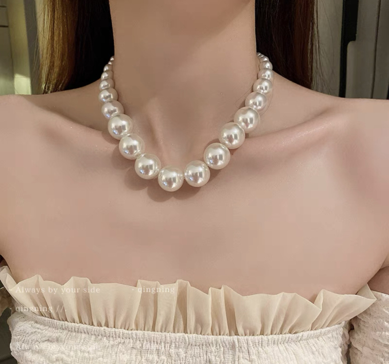 Náhrdelník v kórejskom štýle s imitáciou perál, leštený povrch, perlenný reťaz, prívesok z perleťovej mušle