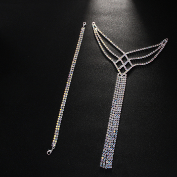 Lanac za telo s dugim resicama i kristalima — geometrijski dizajn, bakreno elektropliranje, umetnuti kamenovi od legure