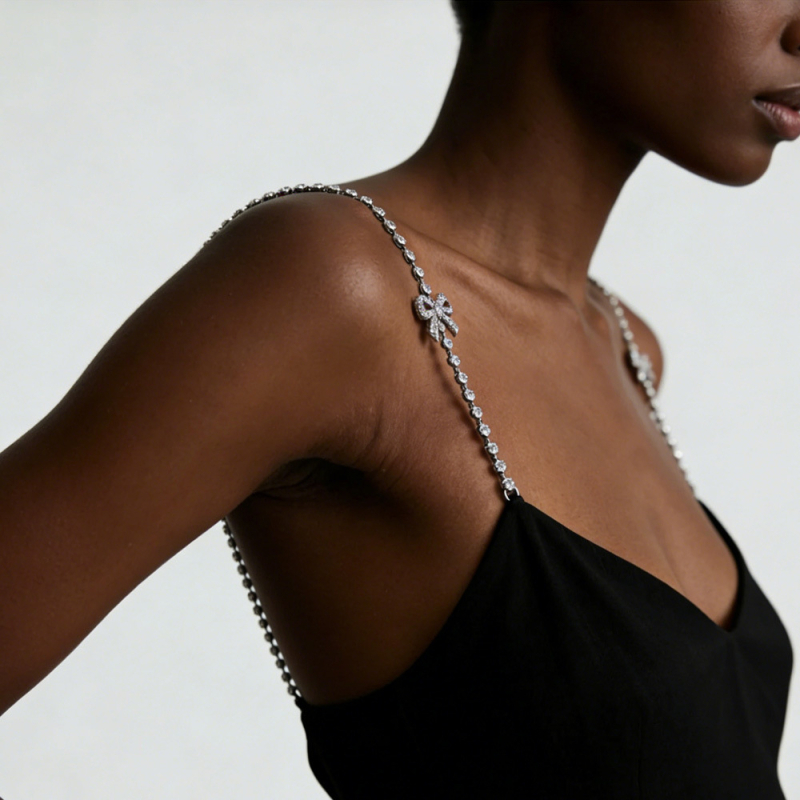 Rameni lanac s mašnicom u obliku leptira, legura, umetnuti sintetski dragi kamenje, kristali, elektroplatina završna obrada