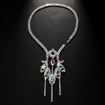 Lanț de spate pentru rochie – Geometrie cu ciucuri, rhinestones, aliaj din cupru, cristale albe, placare electrochimică, personalizabil