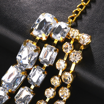 Hátsó testlánc üreges, többszintű geometriai dizájnnal, rhinestone betétekkel és fehér kristályokkal, rézötvözet elektroplattal